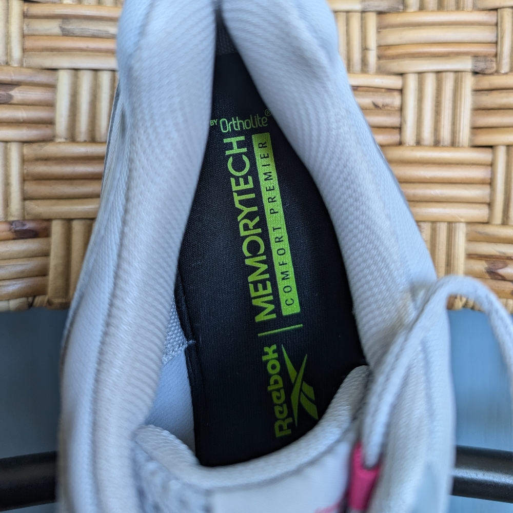 NWOT Reebok Trail Shoes - Picture 9 of 10